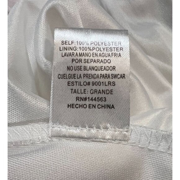 Growing Stronger Floral Romper By Lac Bleu V-Neckline Sleeveless Polyester - Picture 3 of 6